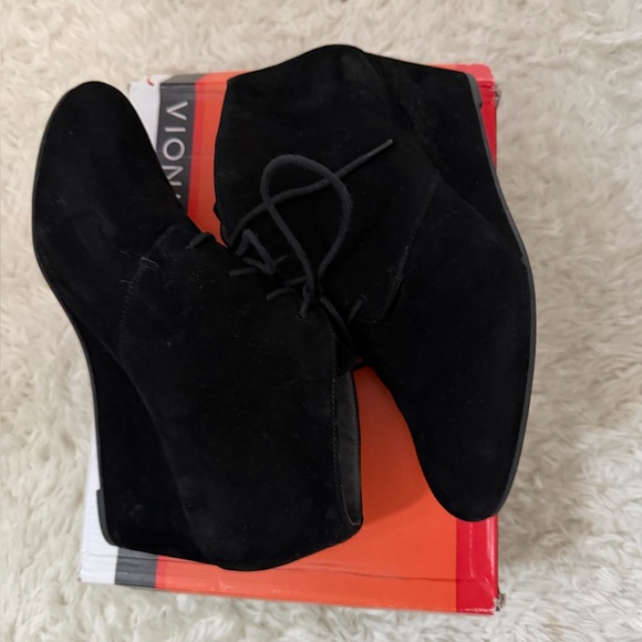 Women’s Vionic Elevated Becca Wedge Suede Weather-resistant Bootie Black 11W - Picture 1 of 6